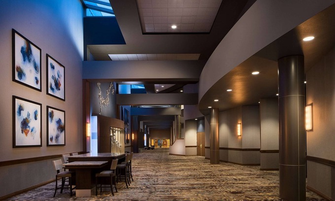 Frisco Hotel | Embassy Suites by Hilton Dallas Frisco Hotel & Convention Center