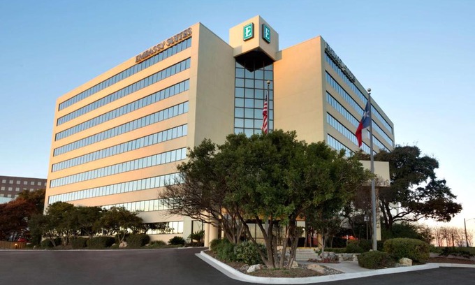 North San Antonio - SAT Hotel | Embassy Suites San Antonio Airport