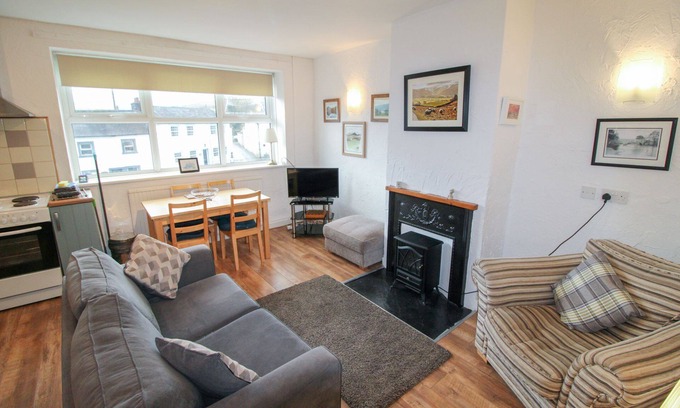 Ireby Cottage | Emily's Apartment, Ireby - sleeps 7 guests in 3 bedrooms