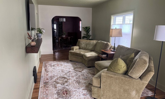 Grand Rapids House | Emjay's Place
