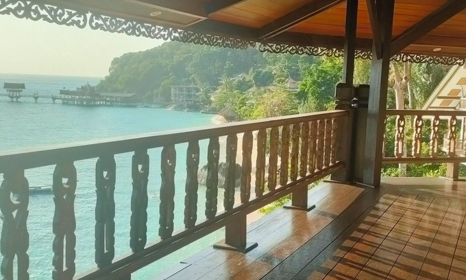 Tioman Island Resort | Emperor Resort By Bugis