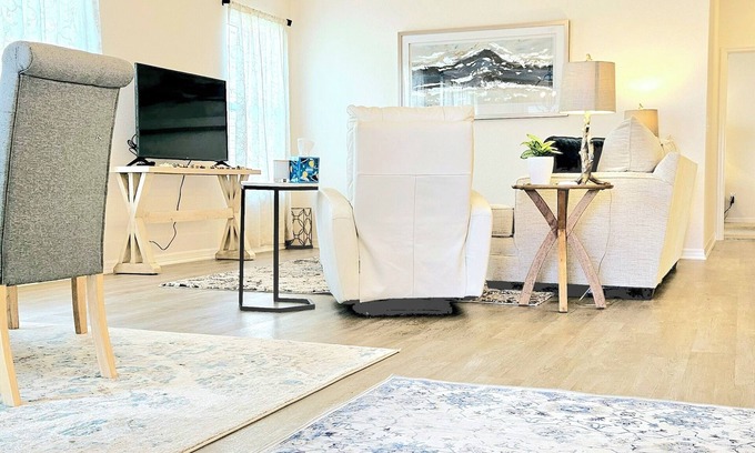 Okahumpka House | Enchanting 2-bedroom house near Eastport and Sawgrass Grove in The Villages