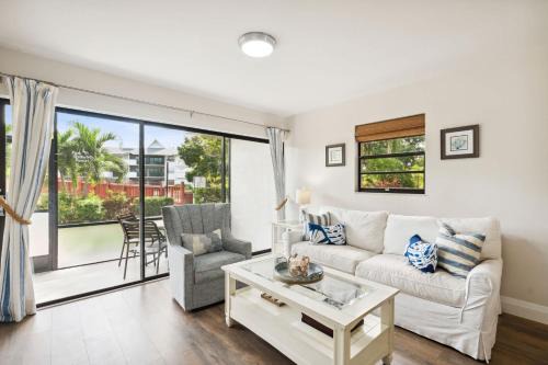 Park Shore House | End Unit - Renovated Resort Views and Close to the Lobby