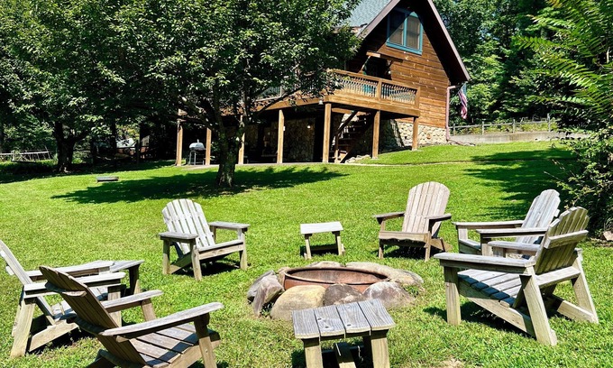 Saluda Cabin | Enjoy a CABIN including Blueberry Picking, Yard Games, Fire Pit, Screened Porch.