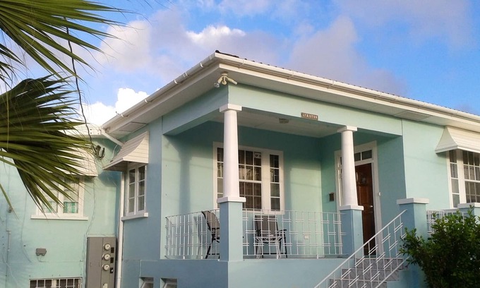 Brighton Apartment | Enjoy A Peaceful Vacation Steps away from a Pristine Beach On The West Coast.