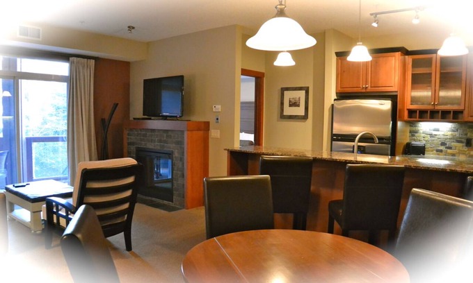 Canmore Cabin | Enjoy Mountain Views @ Fully Equipped 2BR2BA Hotel Condo