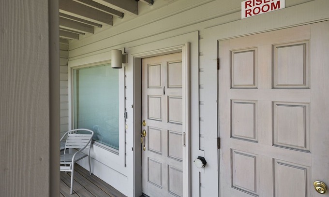 Kings Beach Condo | Enjoy the Lakeview! Complex centrally located in Kings Beach, right on the Lake!