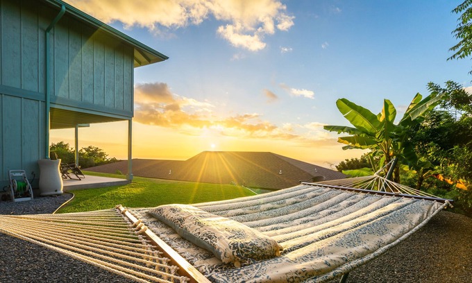 Kona Palisades Apartment | Enjoy the Ocean Views and Breathtaking Sunsets at Ho'onanea Kine