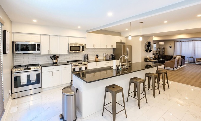 Windsor House | Enjoy unique value and luxury for groups in downtown Windsor