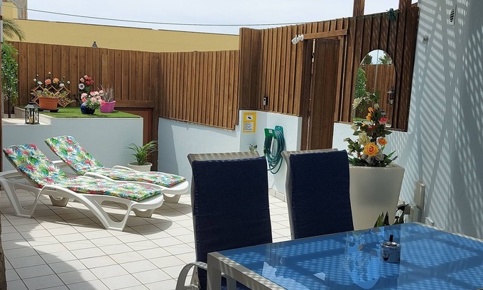 Tarajalillo House | Enjoy your Privacy in this 2-Bedroom Holiday Home in Bahía Feliz with Terrace