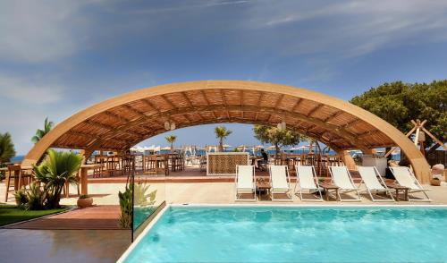 Malevizi Hotel | Enorme Teatro Beach