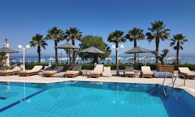 Agia Triada Hotel | EONA BEACH RESORT by Greek Pride