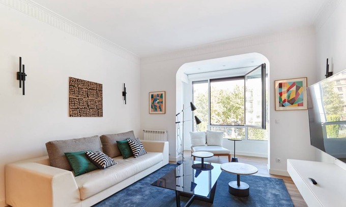 Segundo Ensanche Apartment | 96 m² Apartment ∙ 3 bedrooms ∙ 8 guests