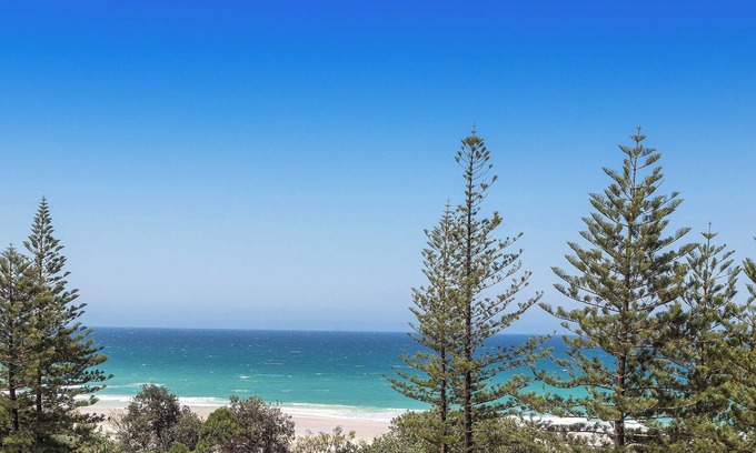 Burleigh Heads Apartment | Escape on the Esplanade