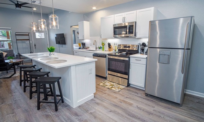 Denver Heights Cottage | Escape to 4br/3ba Brand New Downtown Home