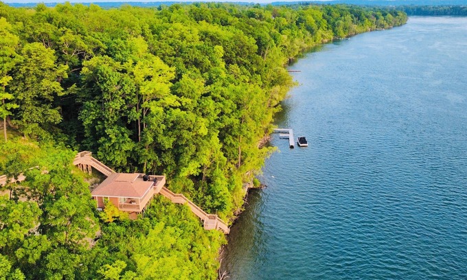 Youngstown Cabin | Escape to a Cozy Cabin on the River – Relax & Unwind!