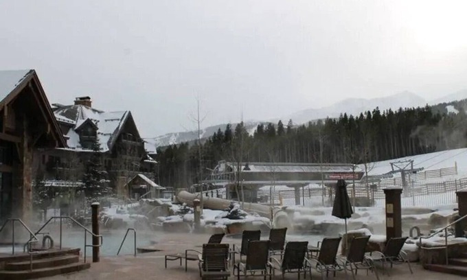 Breckenridge Resort | Escape to Breckenridge with this cozy, beautiful suite with 5-star amenities