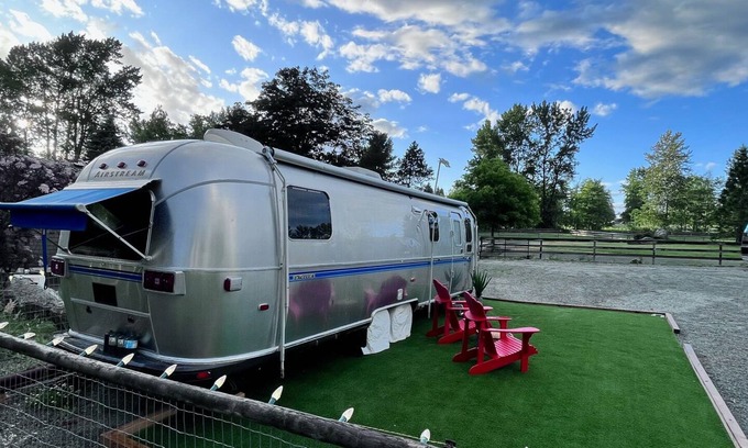 Langley House | Escape to Tranquility at Airstream Silver Heaven.