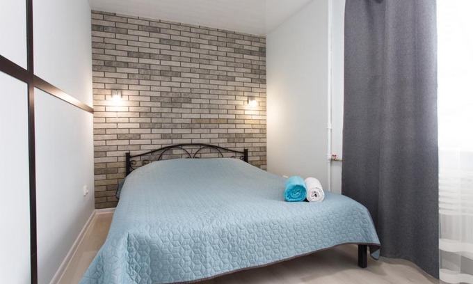 Dzerzhyns'kyi District Apartment | Esenina Apartment near Botanical Garden