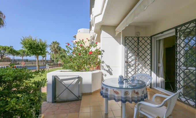 Rota House | ESPIGON DE ROTA - Fantastic apartment with shared swimming pool on the seafront in Rota