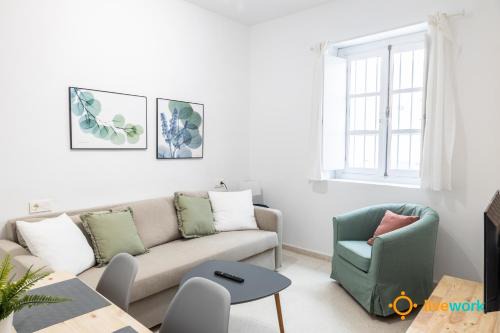 Old Town Apartment | Estudio Palma by LiveWork
