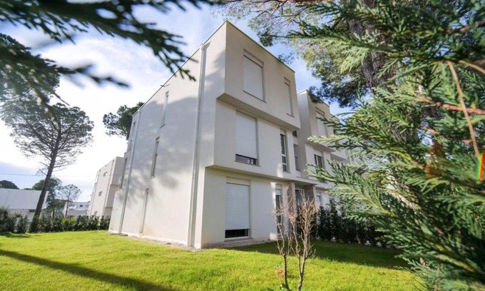 Ishem Apartment | Evergreen Apartment San Pietro
