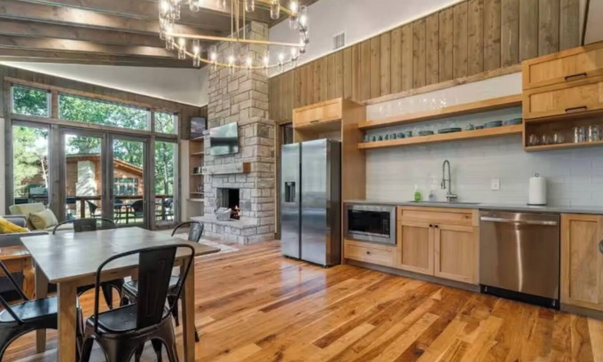 Afton Cabin | Evergreen Cove Cabin - 3 bedroom, hot tub, Mnky Islnd, golf shangri-La
