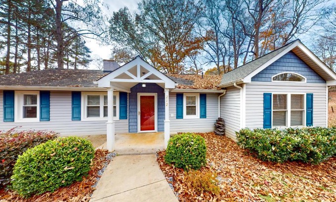 Moneta House | Evergreen