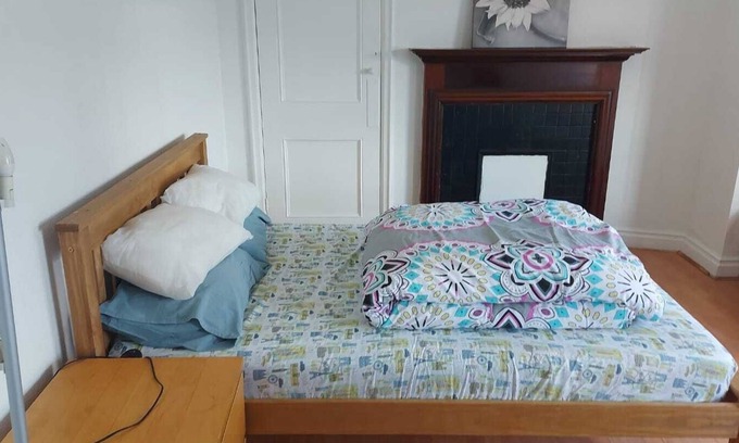Edgware Apartment | Ex-Large Room at Edgware Station with Kitchen-Bath