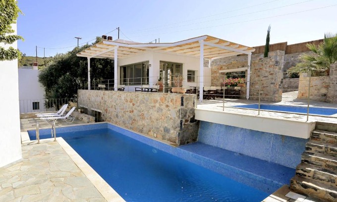 Achlada Villa | Excellent choice for a family vacation in Heraklion, Crete