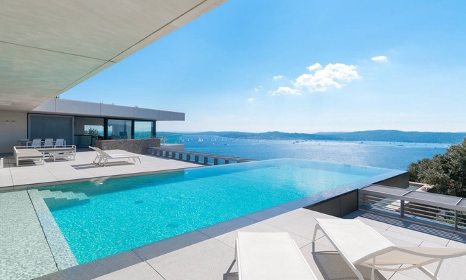 Guerrevieille Villa | Exceptional architect-designed villa with sea view and St Tropez