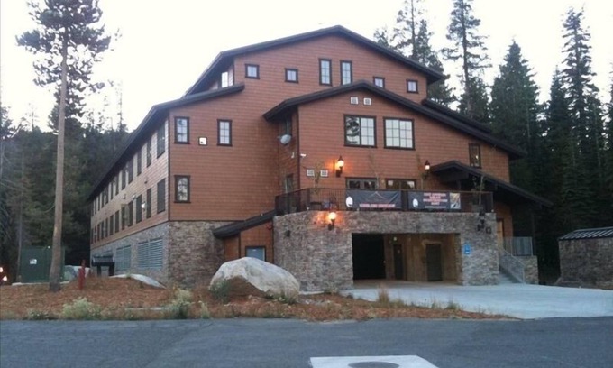 Bear Valley Condo | Executive Condo in Bear Valley Village W/Garage +Kid Friendly