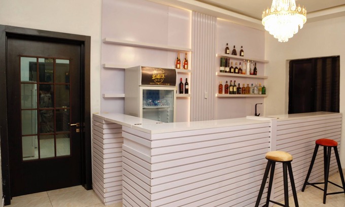 Ofin House | Executive Luxury Room - Sleeps 2 - Pool - Gym
