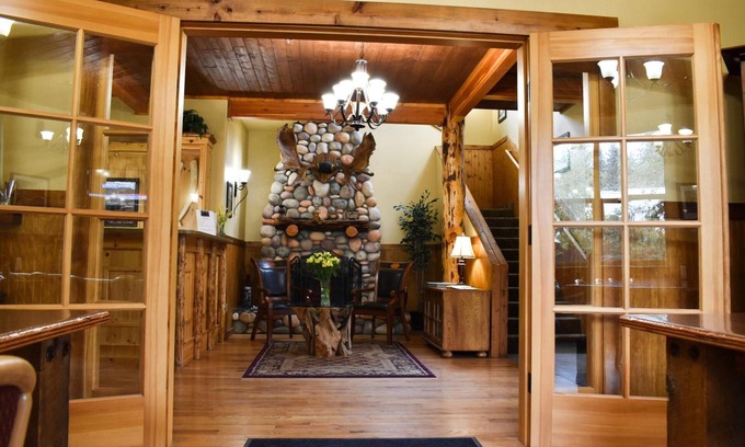 Seward Cabin | Exit Glacier Lodge