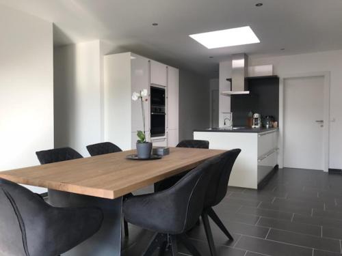 Wilten Apartment | Exklusive Penthousewohnung mit Tesla-Wallbox in Innsbruck
