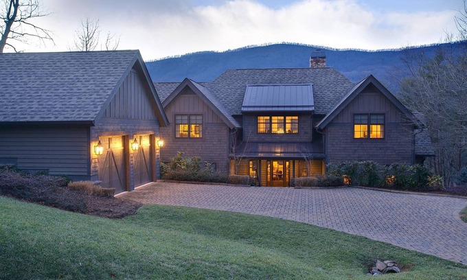 Mill Spring House | Expansive Golf Resort Home with Mountain Views - Family Friendly