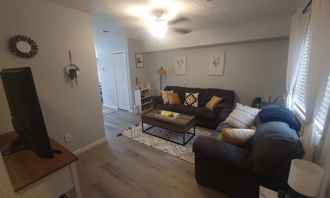 Nelsonville Apartment | Explore Hocking Hills: Your Nelsonville Getaway Awaits
