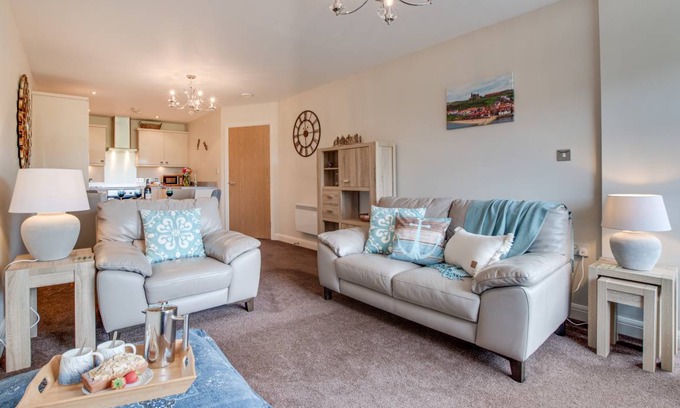 Whitby Cottage | Explorers Rest Apartment