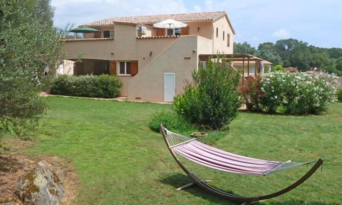 Arca Apartment | F2 for 4 people quiet with terrace and large garden, Clim. Wireless.