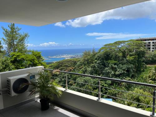 Faaa Apartment | F2 Pamatai Nest - En hauteur, 10 min du centre ville - AC Wifi Piscine