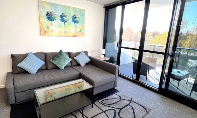 Phillip Apartment | Fab in Phillip - 2bd 2bth Apt