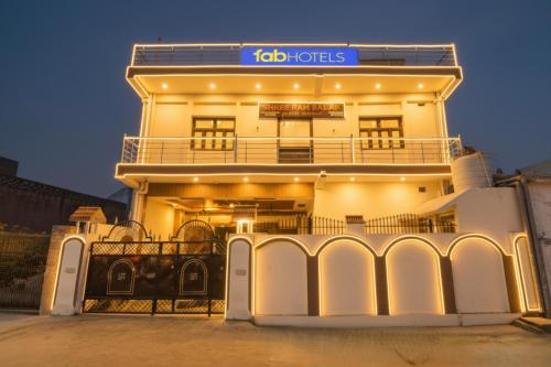 Ayodhya Hotel | FabExpress Awadh Inn - 400m from Shri Ram Janam Bhumi