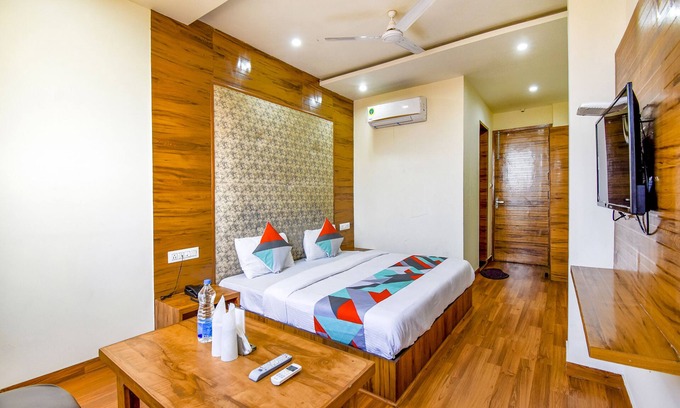 Zirakpur Hotel | Fabexpress Black Diamond
