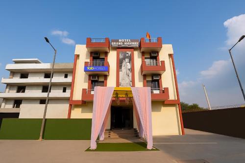 Faridabad Hotel | FabExpress Grand Highway
