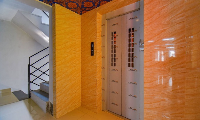Phase 1 Hotel | Fabhotel Empire Executive