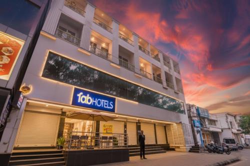 Jayanagar Hotel | FabHotel GRK Comforts - Jayanagar