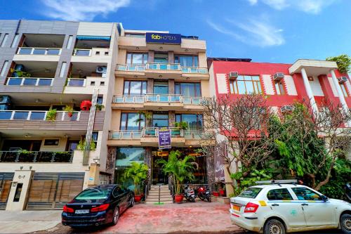 Kalkaji Hotel | FabHotel Happy Residency