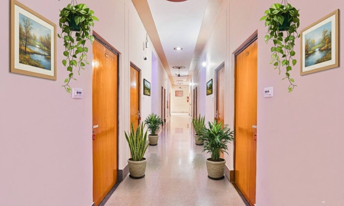 Ayodhya Hotel | Fabhotel Shree Venkatesh Nileyam