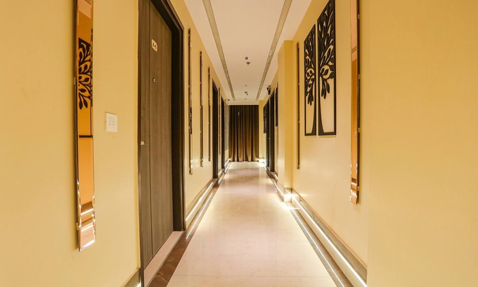Mukherjee Nagar Hotel | Fabhotel Vishesh Villas