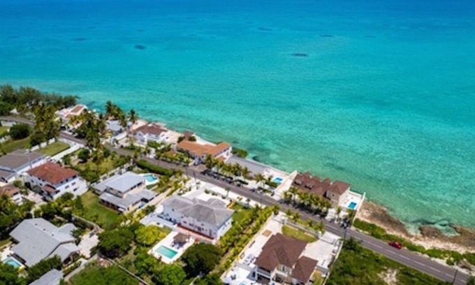 Nassau House | Fabulous Seaside Retreat, Sleeps 21, Walk to the Beach! 10% Weekly Discount!